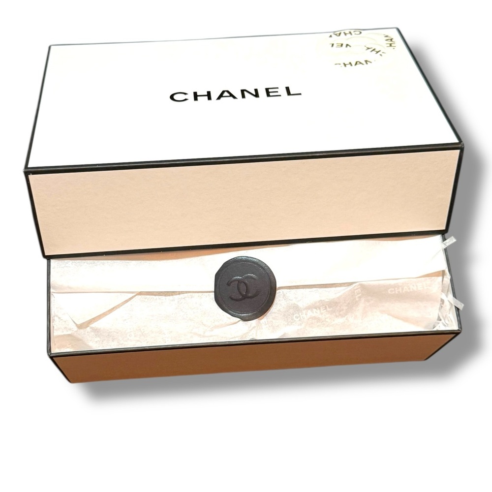 Chanel Leather Chocolate Bar Black Quilted Tri-Fold Wallet - GUC - Picture 11 of 11